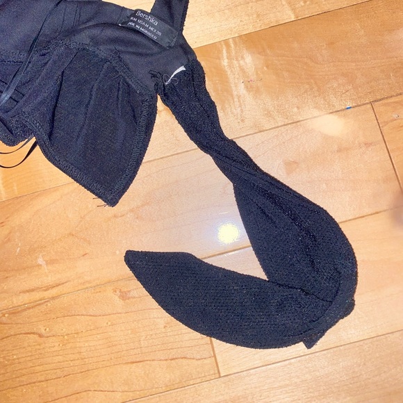 🧚‍♀️3for50$ Sparkly back tie crop top - Picture 3 of 5